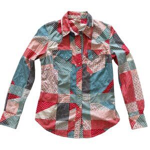 Women’s Levi patchwork button down shirt with decorative pockets size small